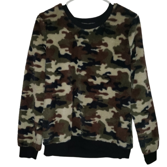 No Boundaries Juniors' Plus Size Faux Fur Pullover Sweater - Picture 5 of 7